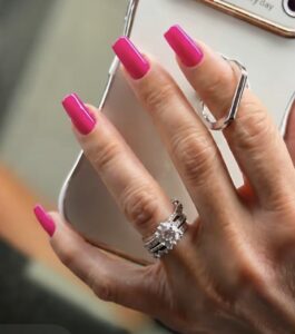 Shannon wearing Linda Loo hot fuchsia gel polish by Nails Done Right